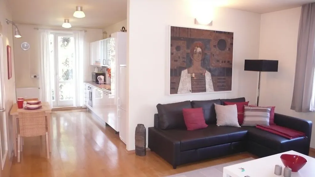 Apartment Kosatcova Praga