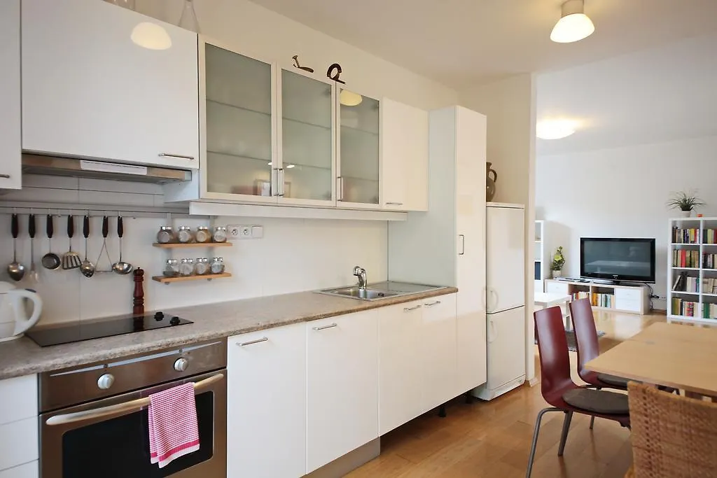 Apartment Kosatcova Praga 0*,