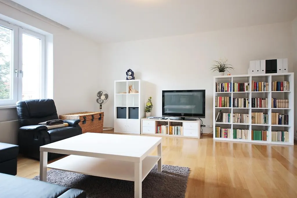 Apartment Kosatcova Praga