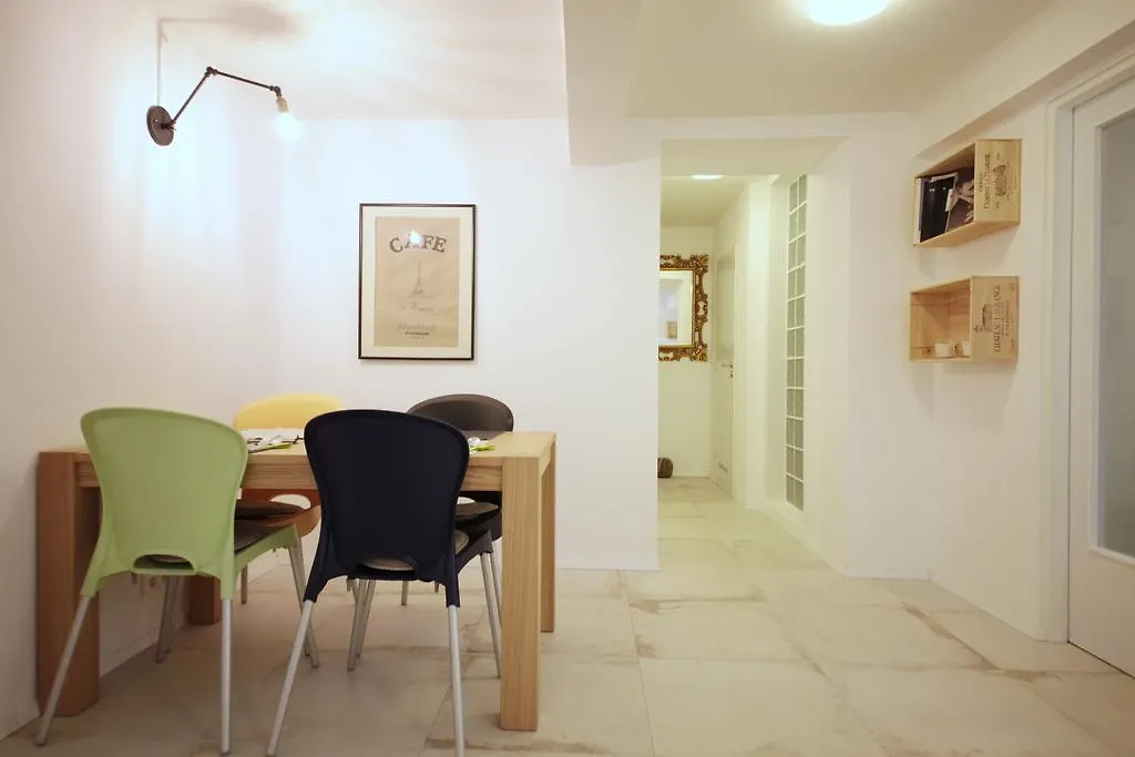 Apartment Kosatcova Praga