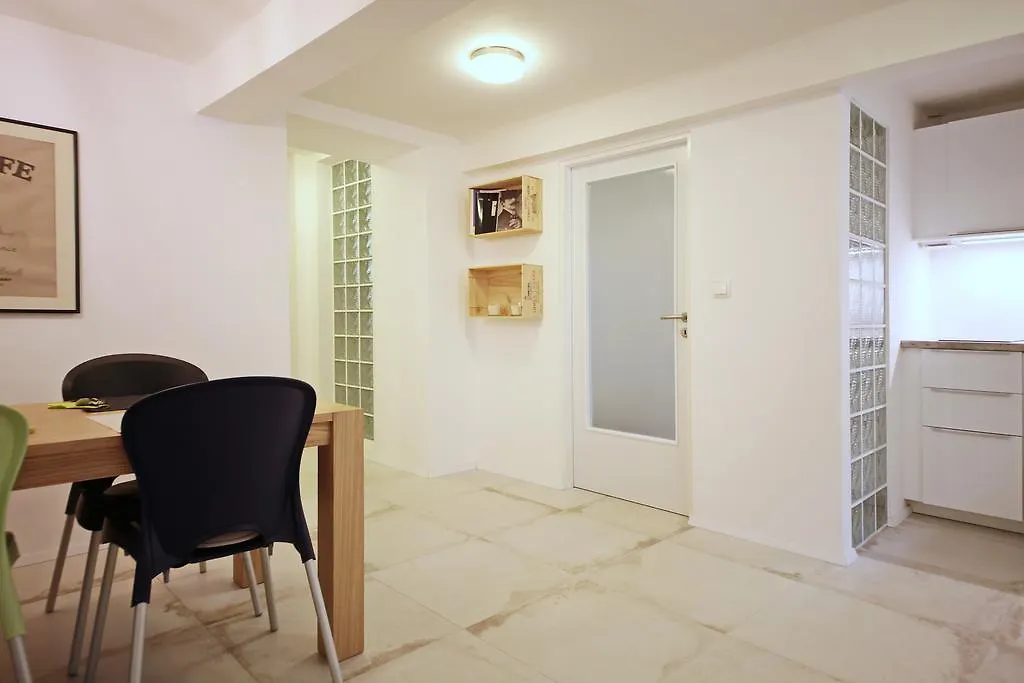 Apartment Kosatcova Praga 0*,