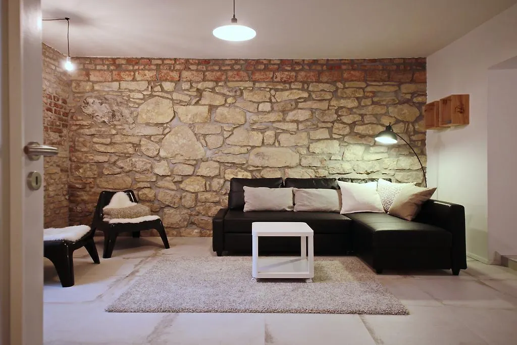 Apartment Kosatcova Praga