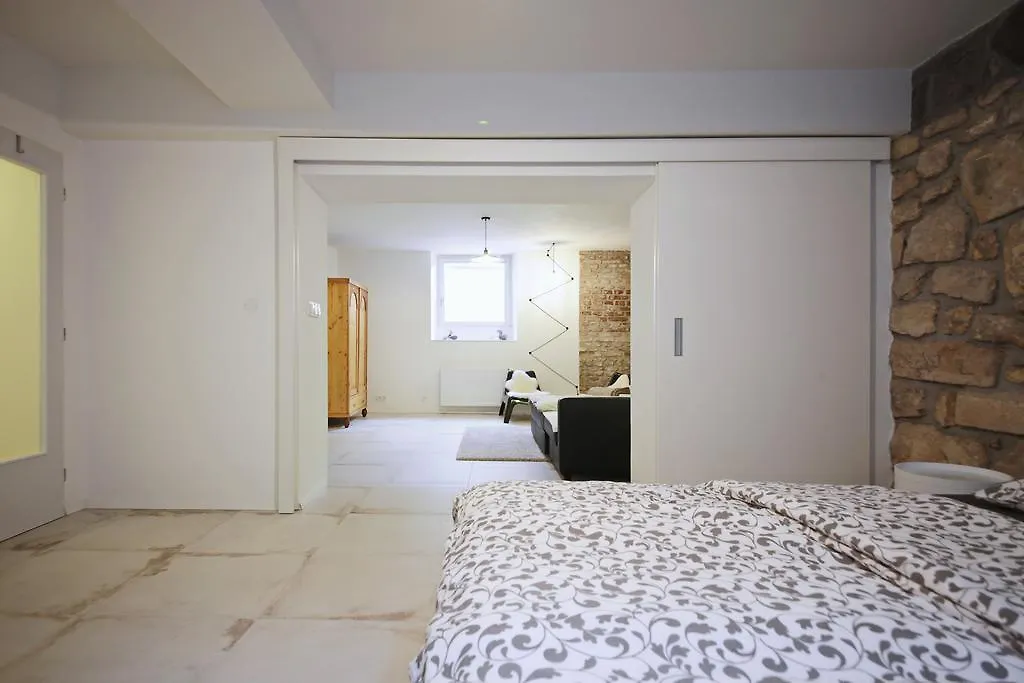 Apartment Kosatcova Praga