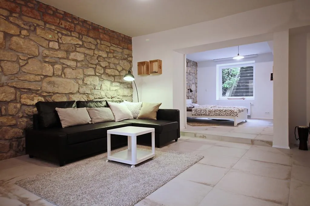 Apartment Kosatcova Prag